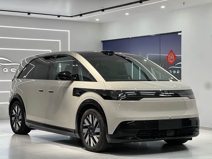 Фото 3 - Zeekr Mix