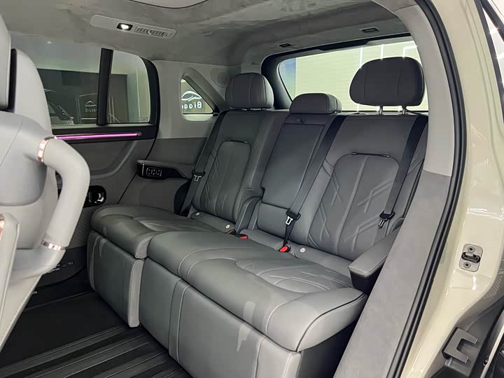 Фото 8 - Zeekr Mix