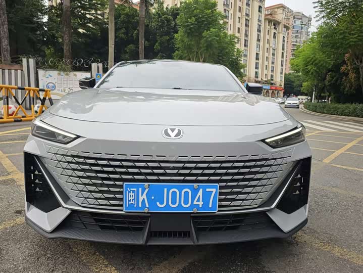 Фото 3 - Changan UNI-V