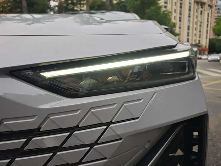 Фото 6 - Changan UNI-V