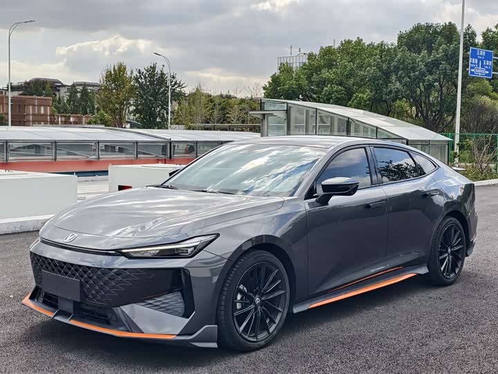 Фото 1 - Changan UNI-V