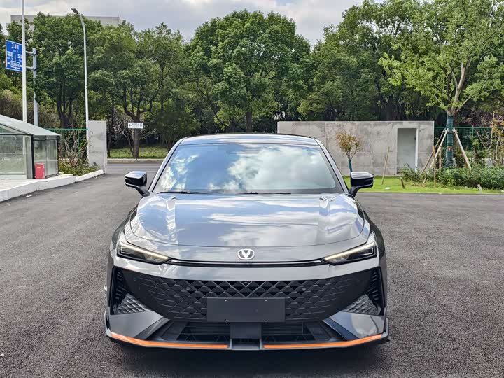 Фото 2 - Changan UNI-V