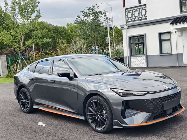 Фото 3 - Changan UNI-V