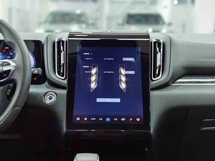 Фото 7 - Hongqi HS3 Hybrid