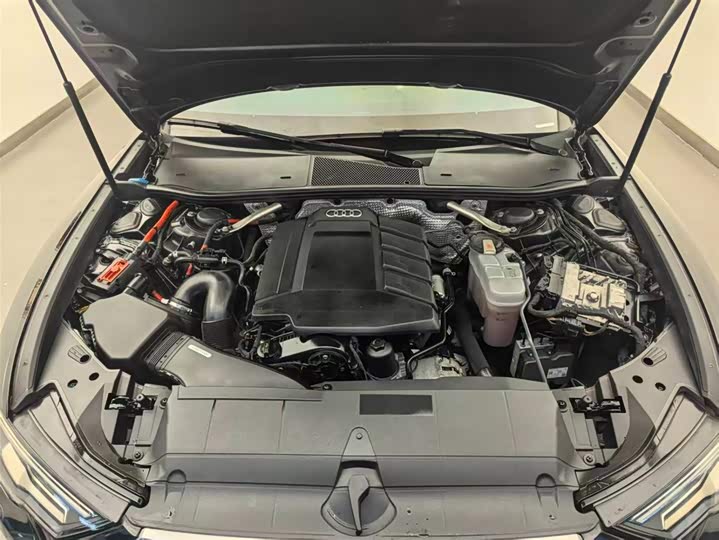 Фото 6 - Audi A6L