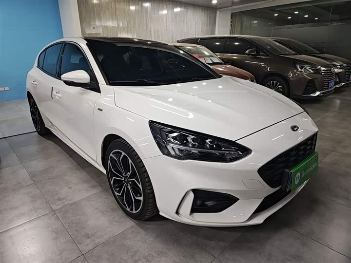 Фото 4 - Ford Focus