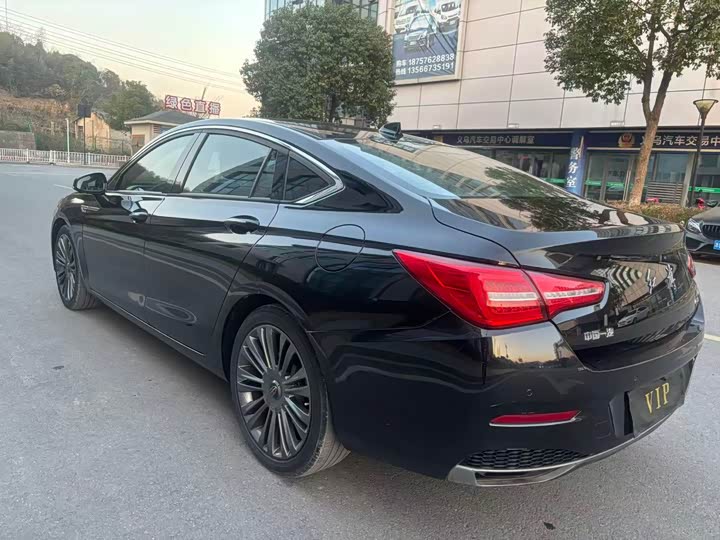 Фото 6 - Hongqi H5