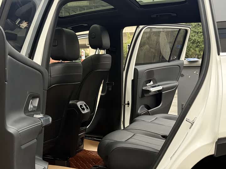 Фото 7 - Mercedes-Benz GLB-Class