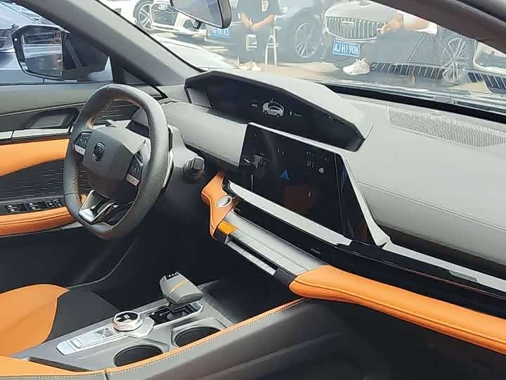 Фото 6 - Changan UNI-V