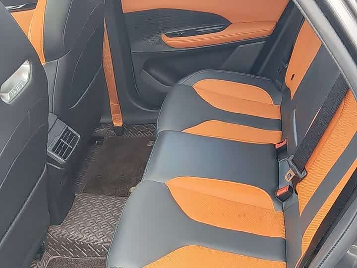 Фото 8 - Changan UNI-V