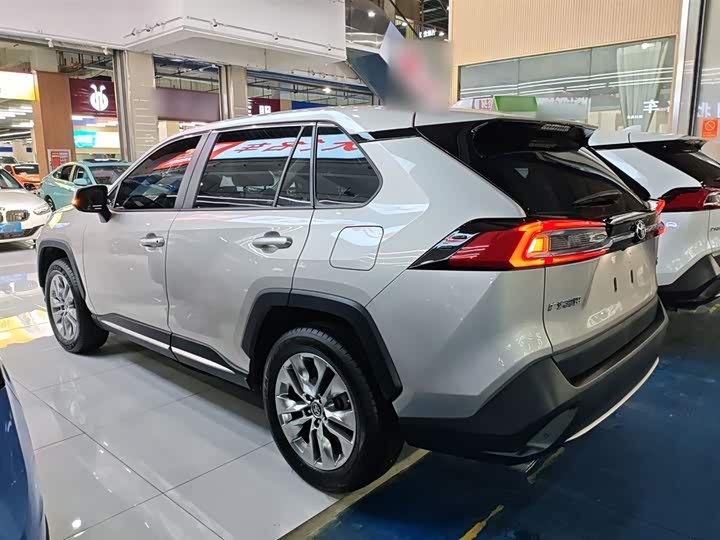 Фото 5 - Toyota Wildlander