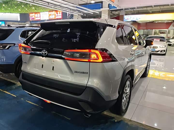 Фото 7 - Toyota Wildlander