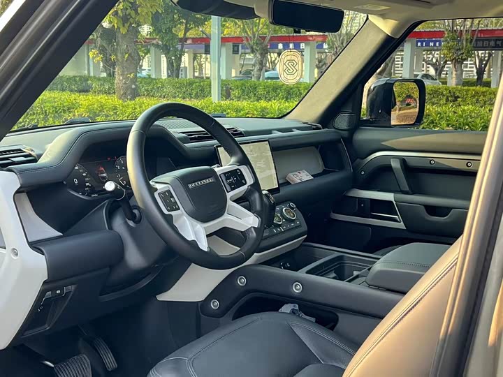 Фото 4 - Land Rover Defender