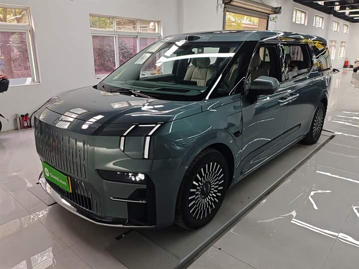 Фото 1 - Zeekr 009