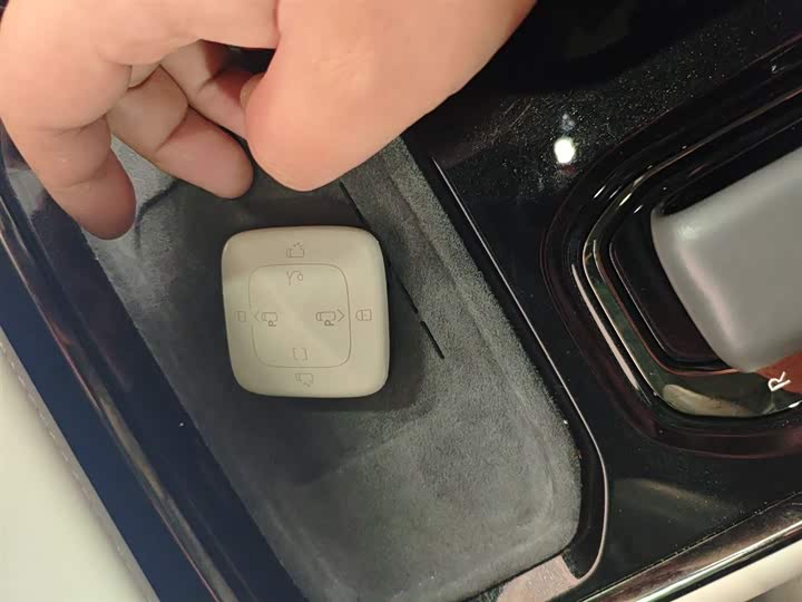 Фото 9 - Zeekr 009