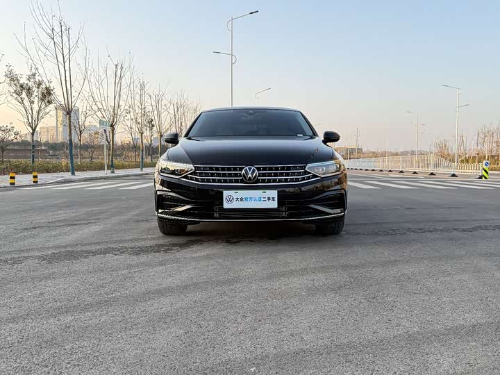 Фото 2 - Volkswagen Magotan