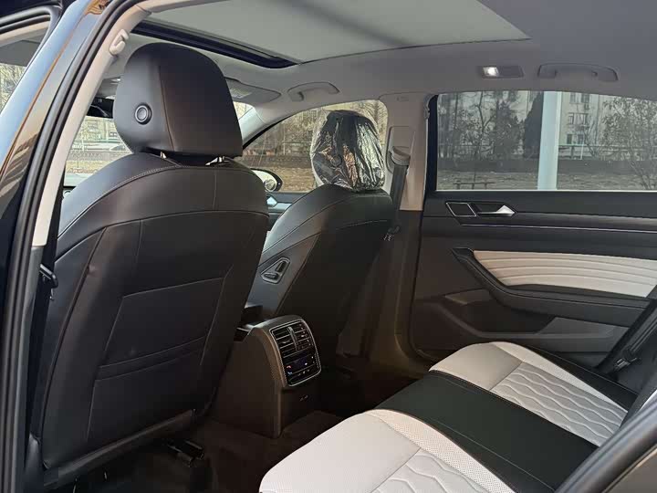 Фото 5 - Volkswagen Magotan