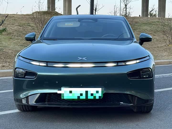 Фото 2 - XPeng P7