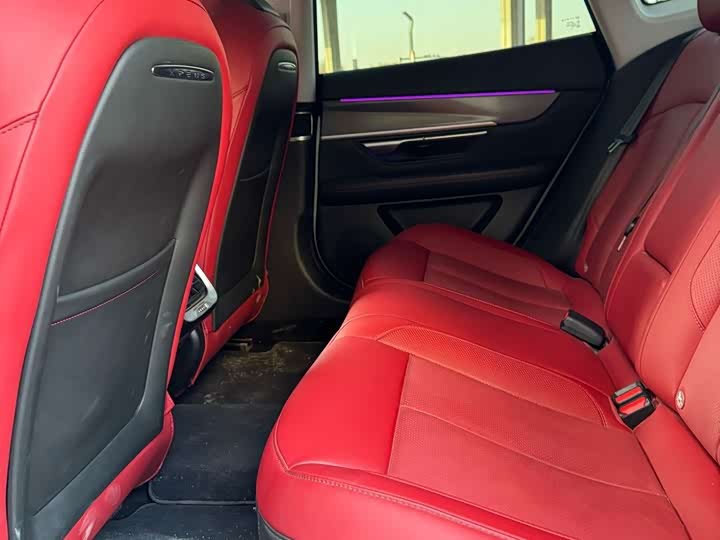 Фото 9 - XPeng P7