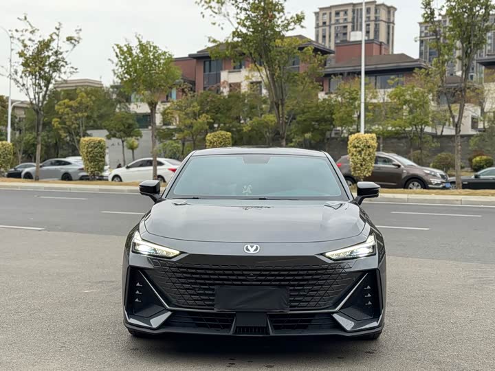 Фото 2 - Changan UNI-V