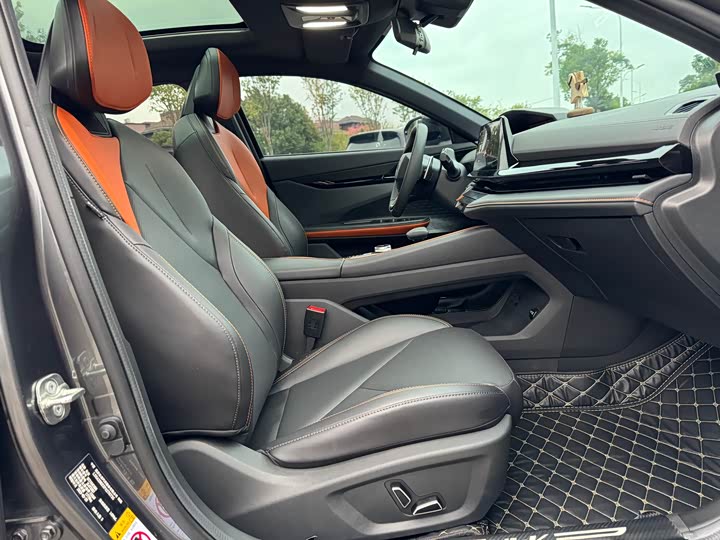 Фото 7 - Changan UNI-V