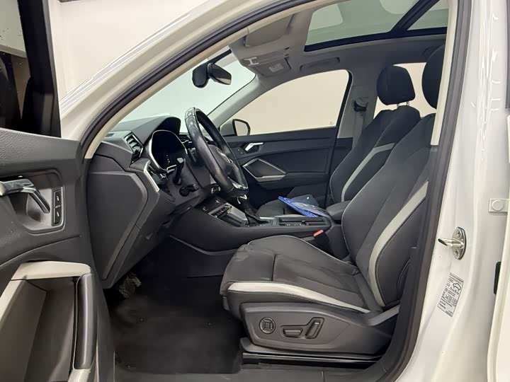 Фото 6 - Audi Q3