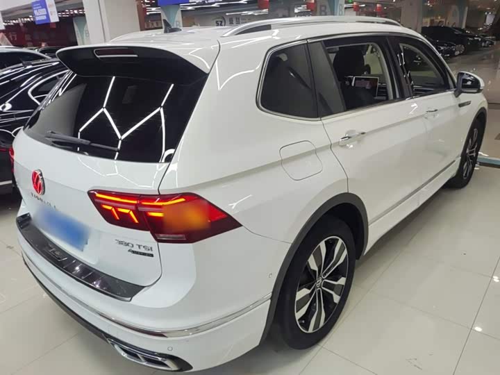 Фото 7 - Volkswagen Tiguan L Pro