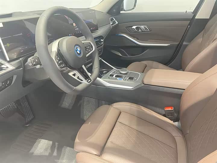 Фото 8 - BMW i3