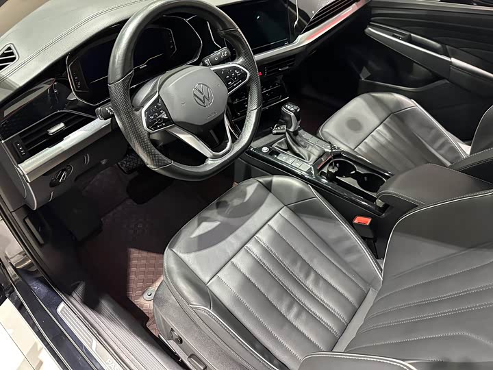 Фото 7 - Volkswagen Passat