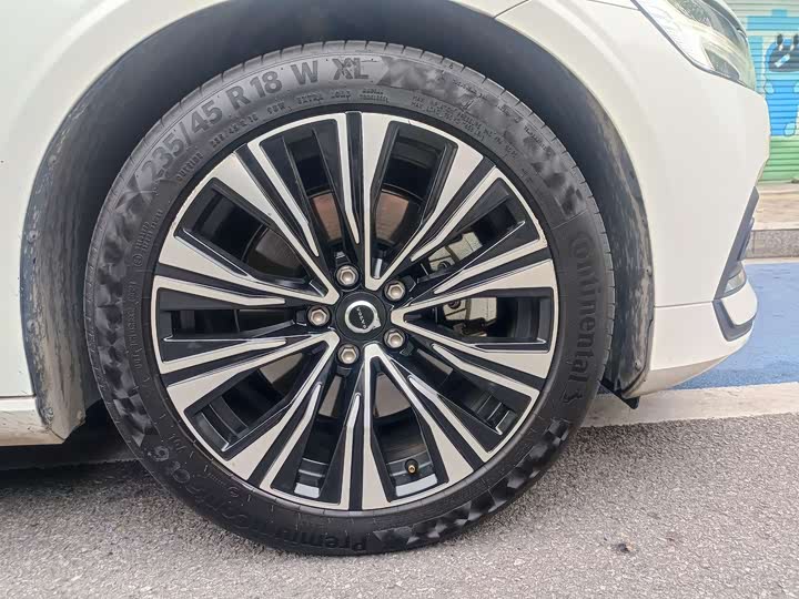 Фото 9 - Volvo V60