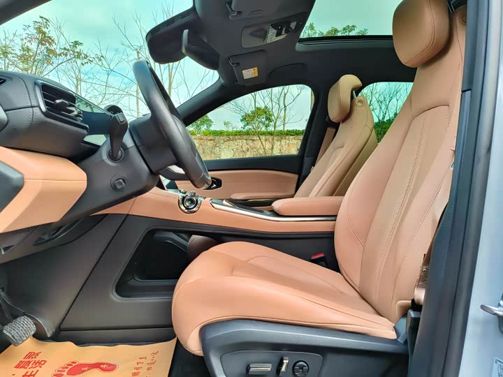 Фото 6 - Nio ES6