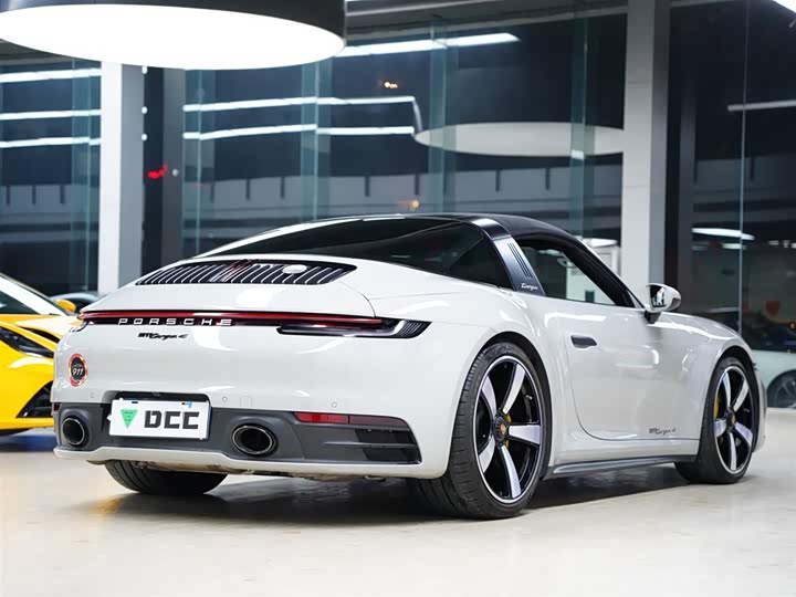 Фото 8 - Porsche 911