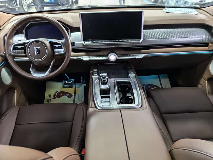 Фото 5 - Tank 700 Hybrid