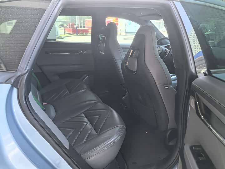 Фото 5 - Zeekr 001