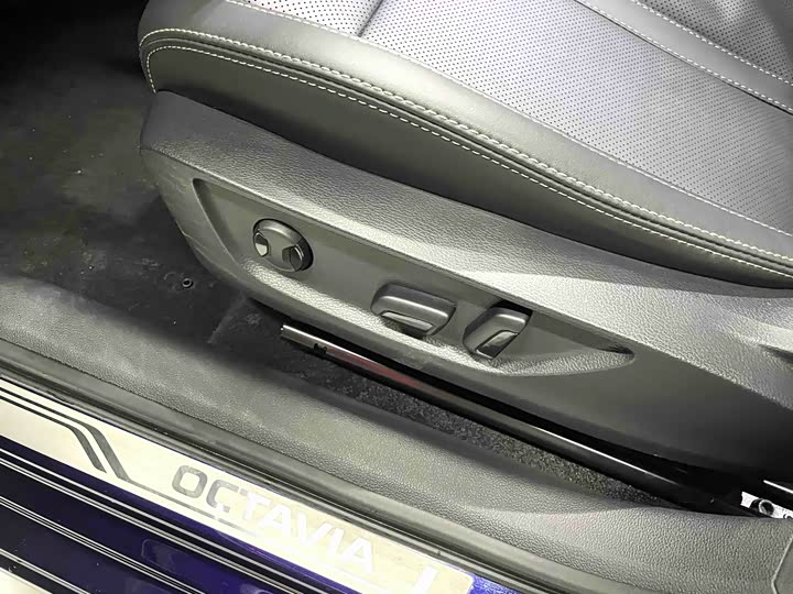 Фото 7 - Skoda Octavia Pro