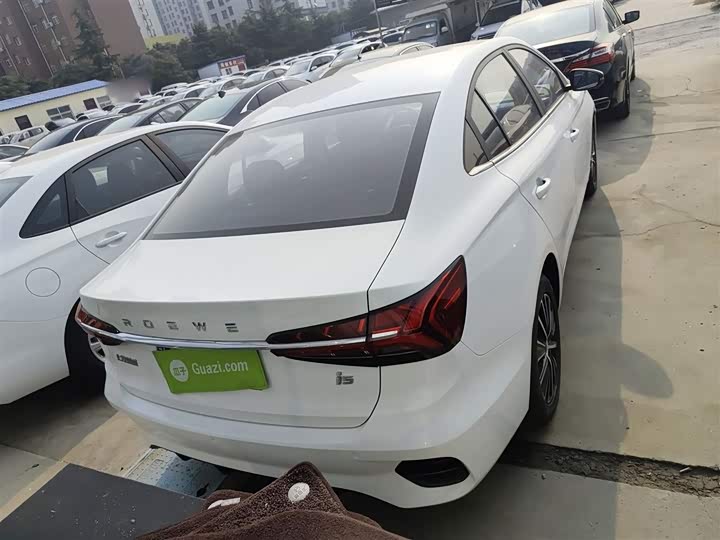 Фото 6 - Roewe i5