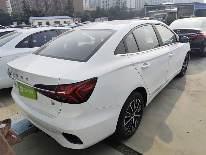 Фото 7 - Roewe i5