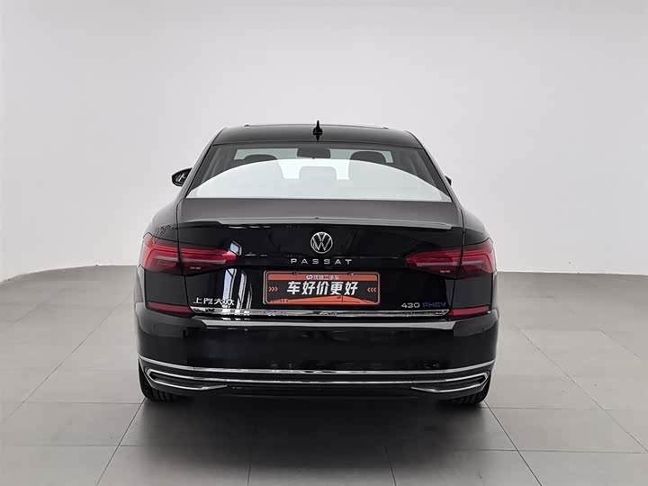 Фото 4 - Volkswagen Passat Hybrid