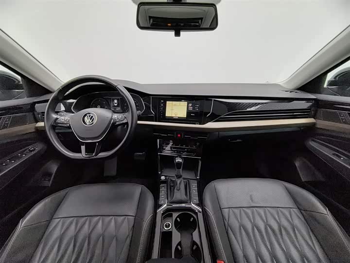 Фото 5 - Volkswagen Passat Hybrid