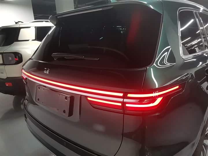 Фото 6 - LiXiang One