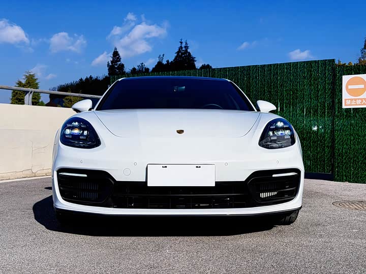 Фото 4 - Porsche Panamera