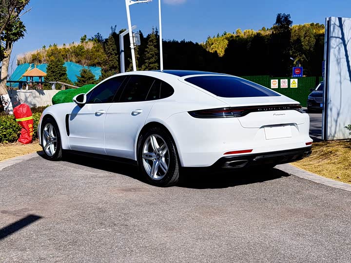 Фото 9 - Porsche Panamera