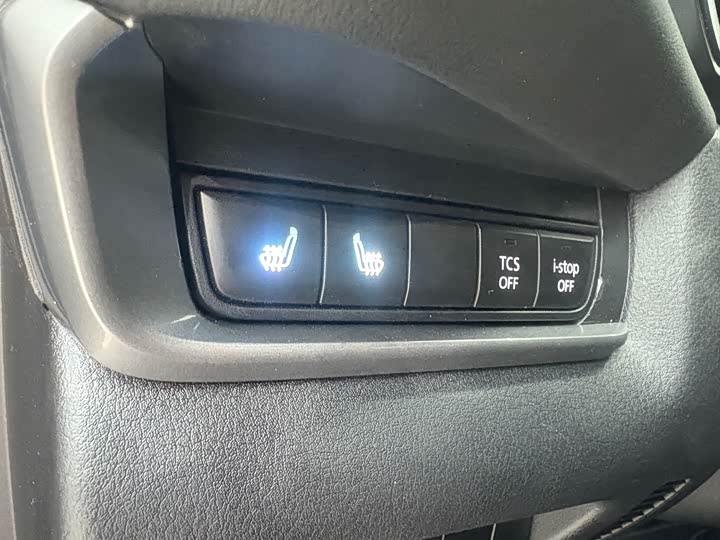 Фото 7 - Mazda CX-30