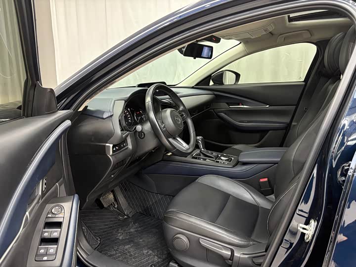 Фото 9 - Mazda CX-30