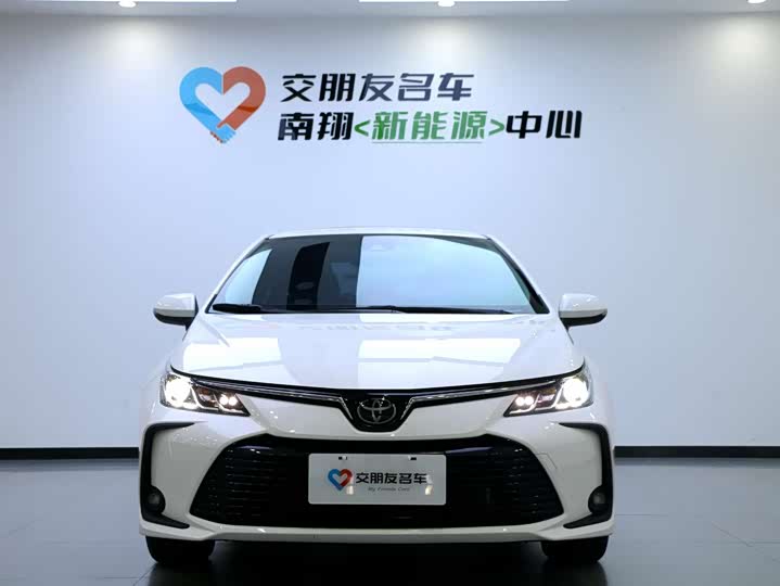 Фото 2 - Toyota Corolla