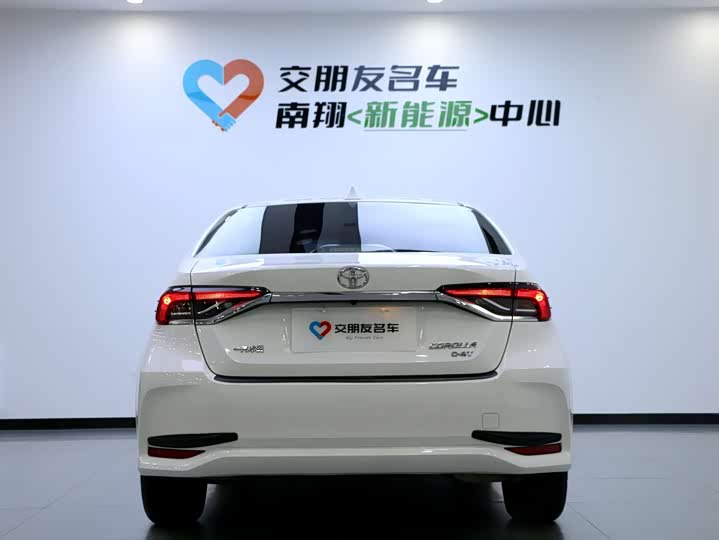 Фото 4 - Toyota Corolla