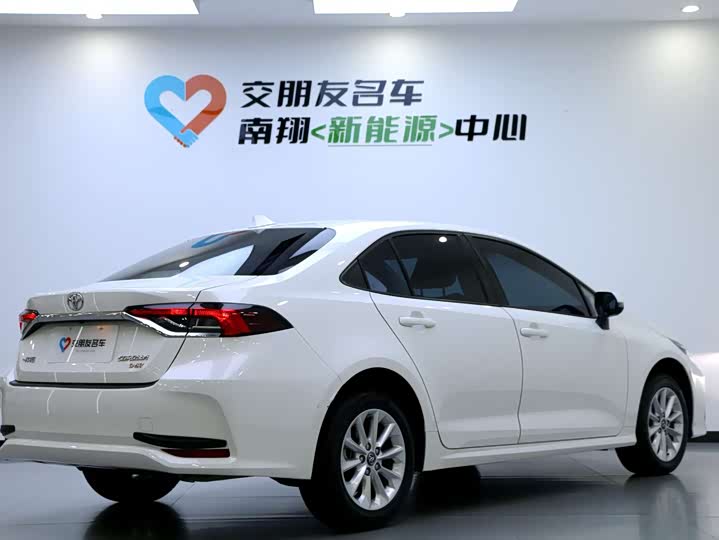 Фото 6 - Toyota Corolla