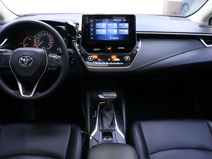 Фото 8 - Toyota Corolla