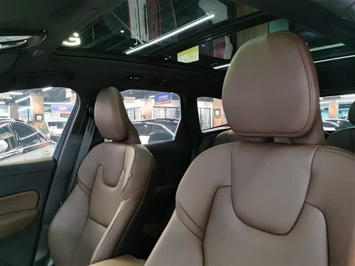 Фото 6 - Volvo XC60 Hybrid