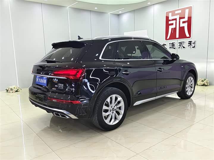 Фото 6 - Audi Q5L